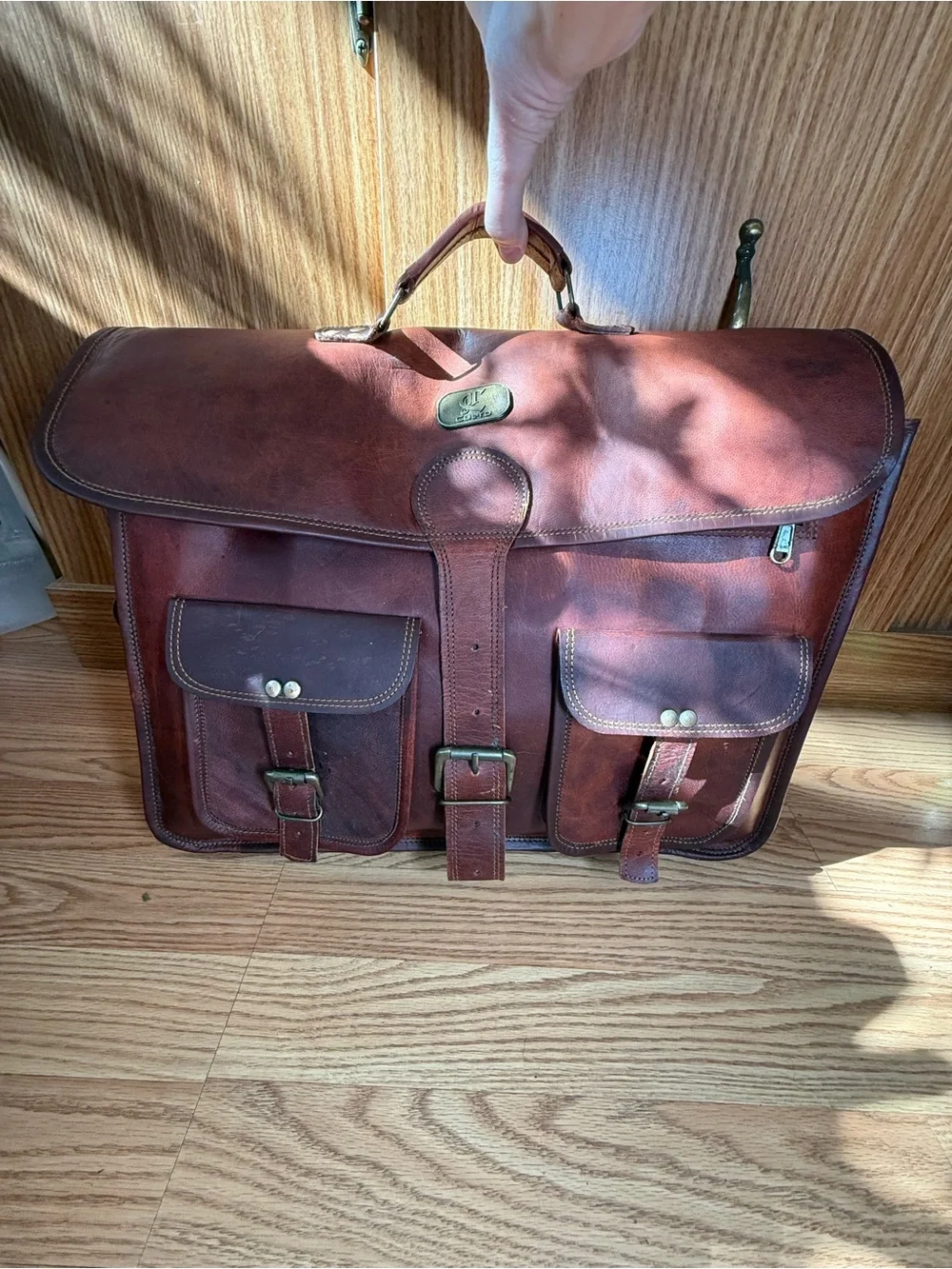 Cuero brand Vintage Leather Laptop Messenger Bag.Never used. Has long strap